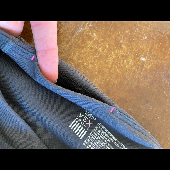 Victoria’s Secret VSX Sport Capris Taupe XS - Picture 10 of 12